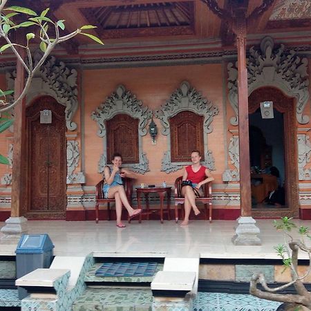 Ray Homestay Batununggul Exterior photo