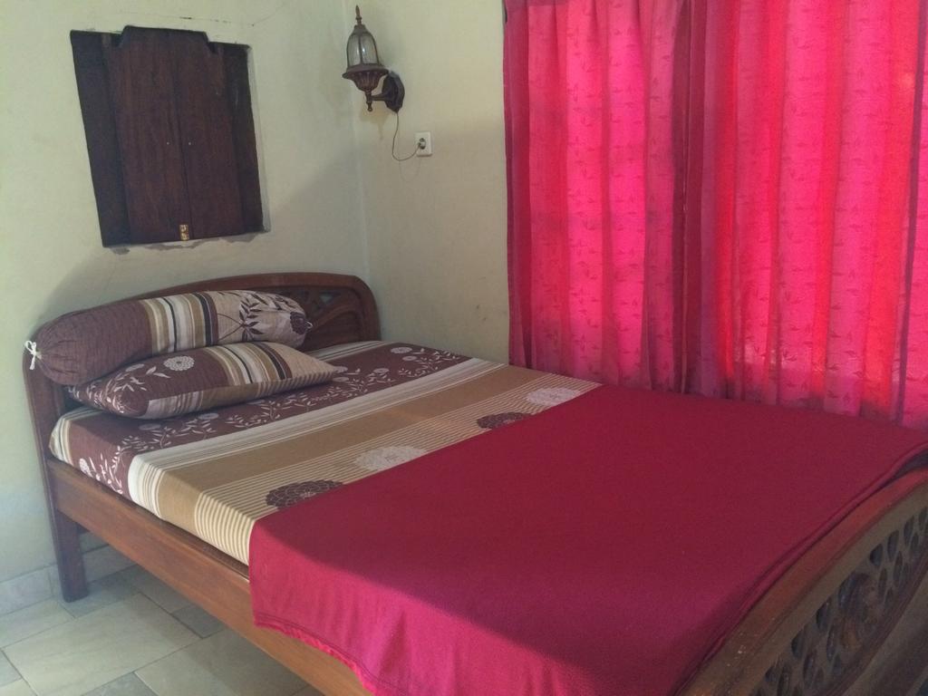 Ray Homestay Batununggul Exterior photo