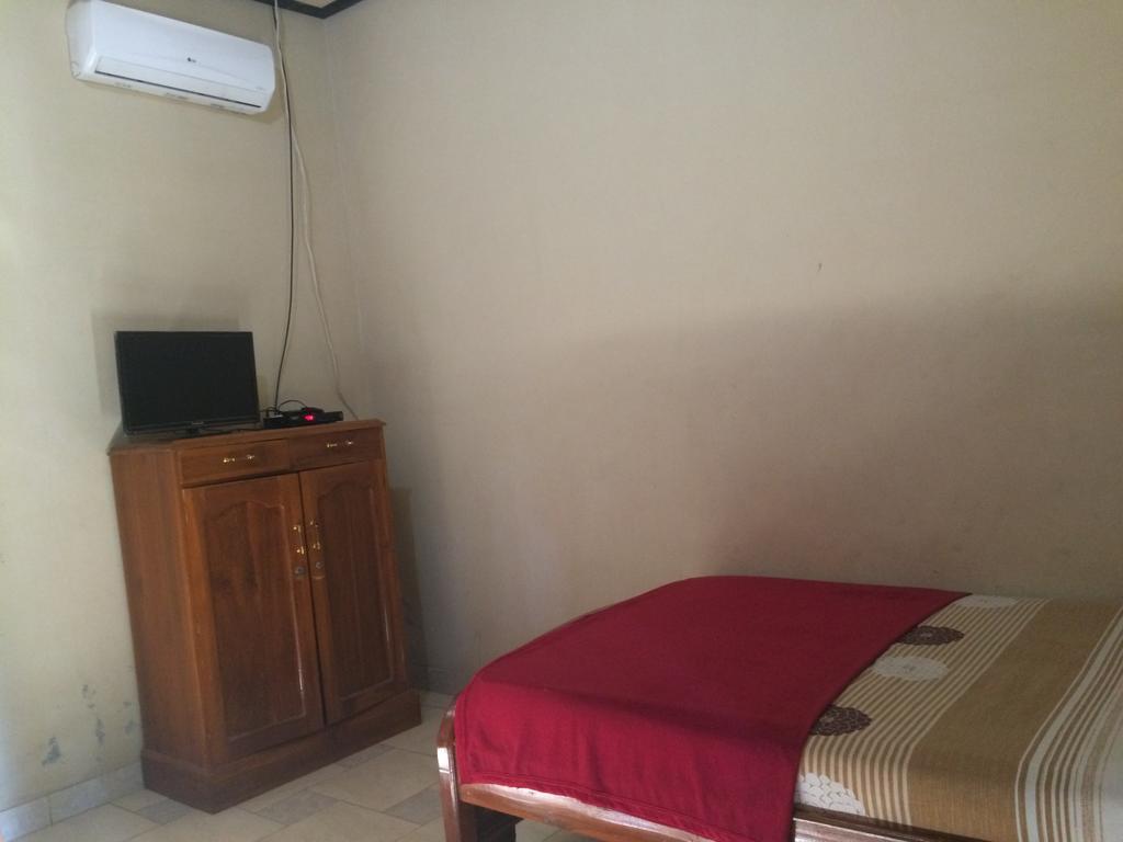 Ray Homestay Batununggul Exterior photo