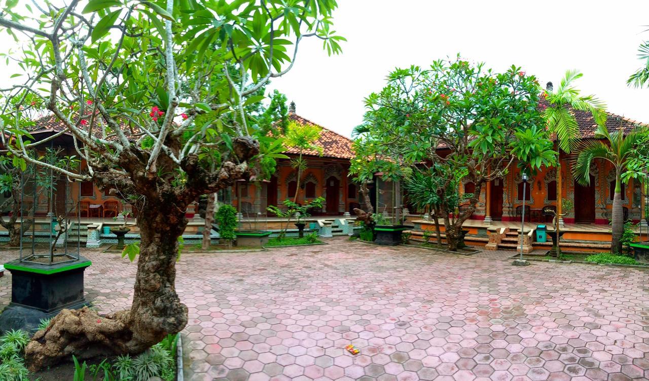 Ray Homestay Batununggul Exterior photo