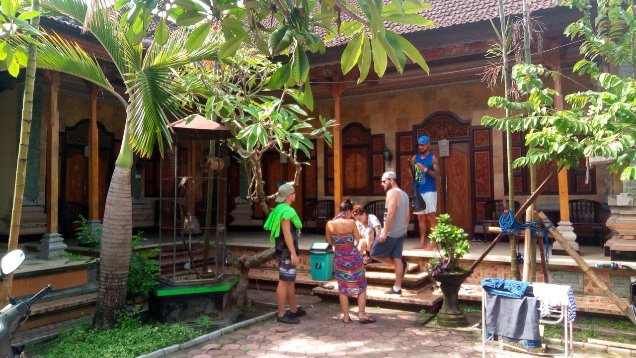 Ray Homestay Batununggul Exterior photo